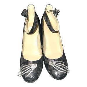 Marc fisher gorgeous re vamped black mary jane style heels!